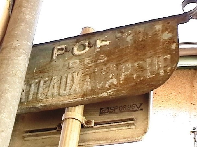alt